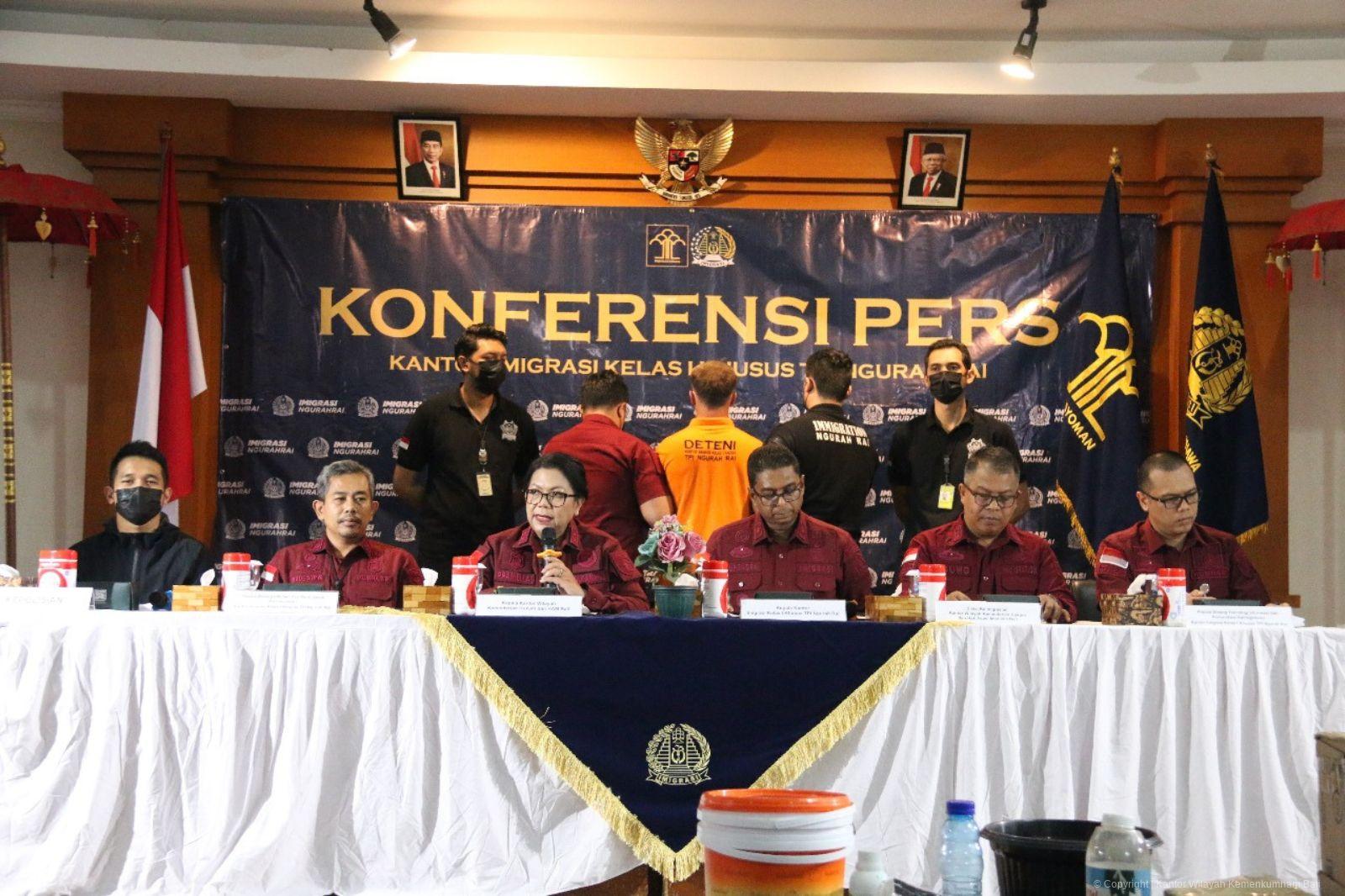 press-con-imigrasi-ngurah-rai-web_2.jpg