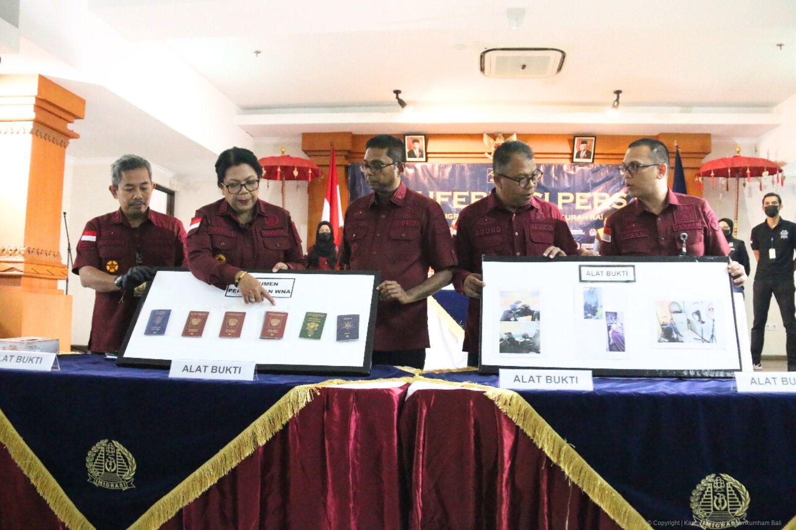 press-con-imigrasi-ngurah-rai-web_3.jpg